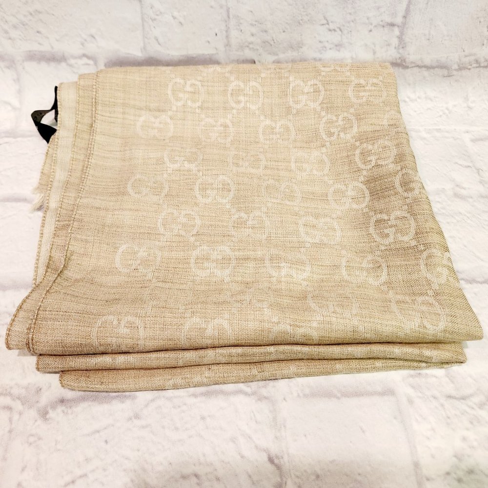 GUCCI Beige Monogram Fringe Shawl Scarf Sz 18W × 70L